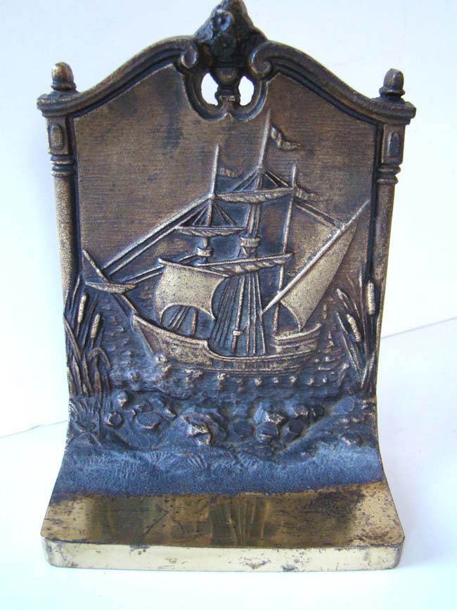 A rare pair of Bradley & Hubbard bookends circa 1920 commemorating the Landing of the Pilgrims at Plymouth in 1620. — image 3